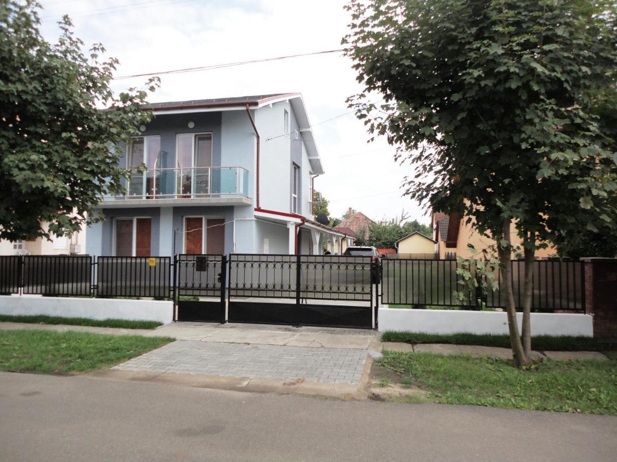 Villa Ani Hajduszoboszlo Luaran gambar